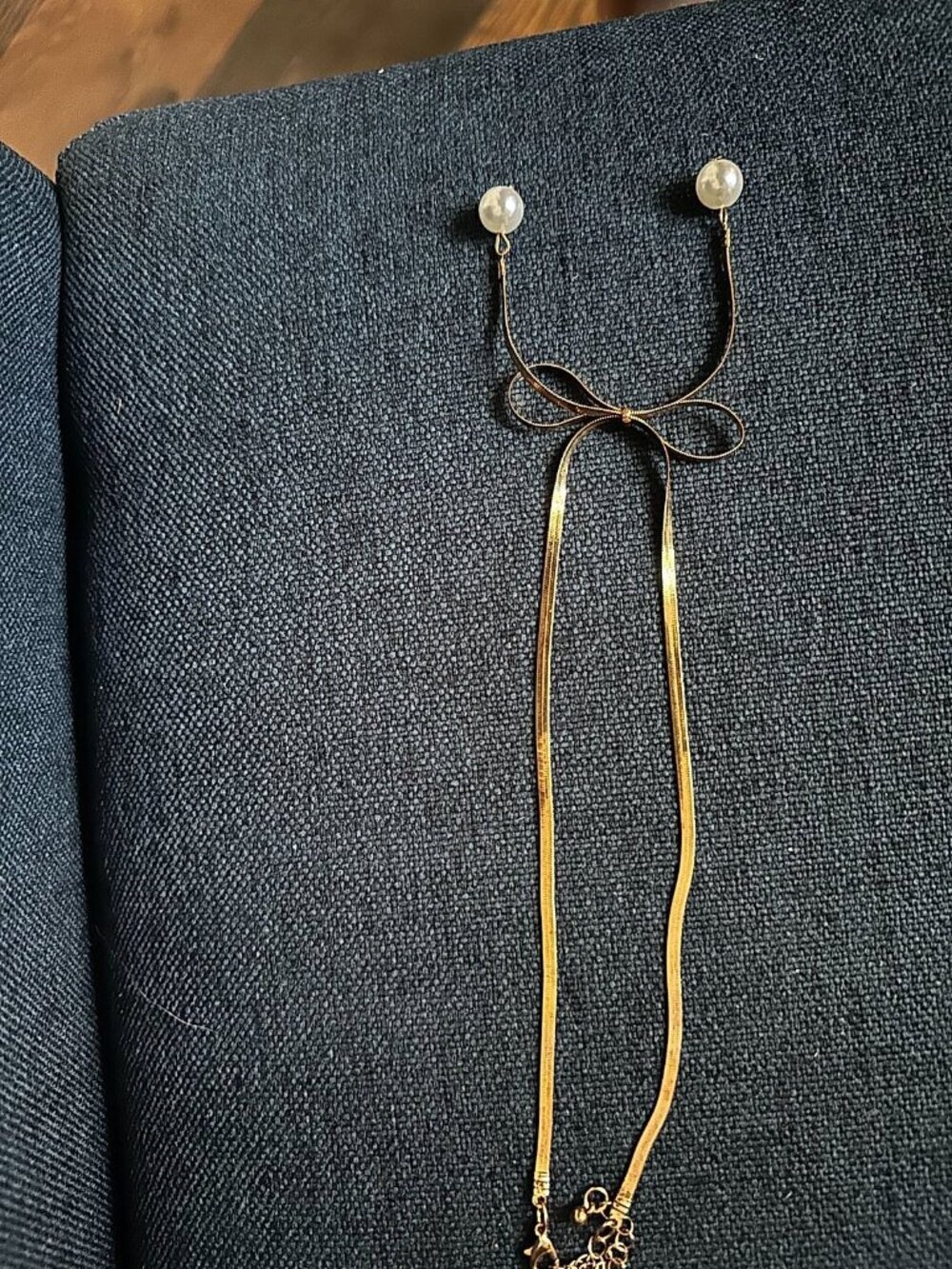 Gold-Tone Herringbone Snake Chain Bow Necklace Faux Pearl Drop Ends Gold Chain